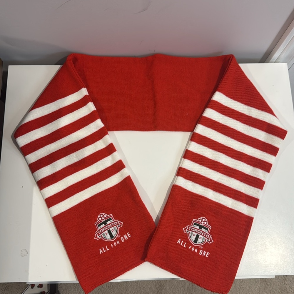 BB- Toronto FC scarf